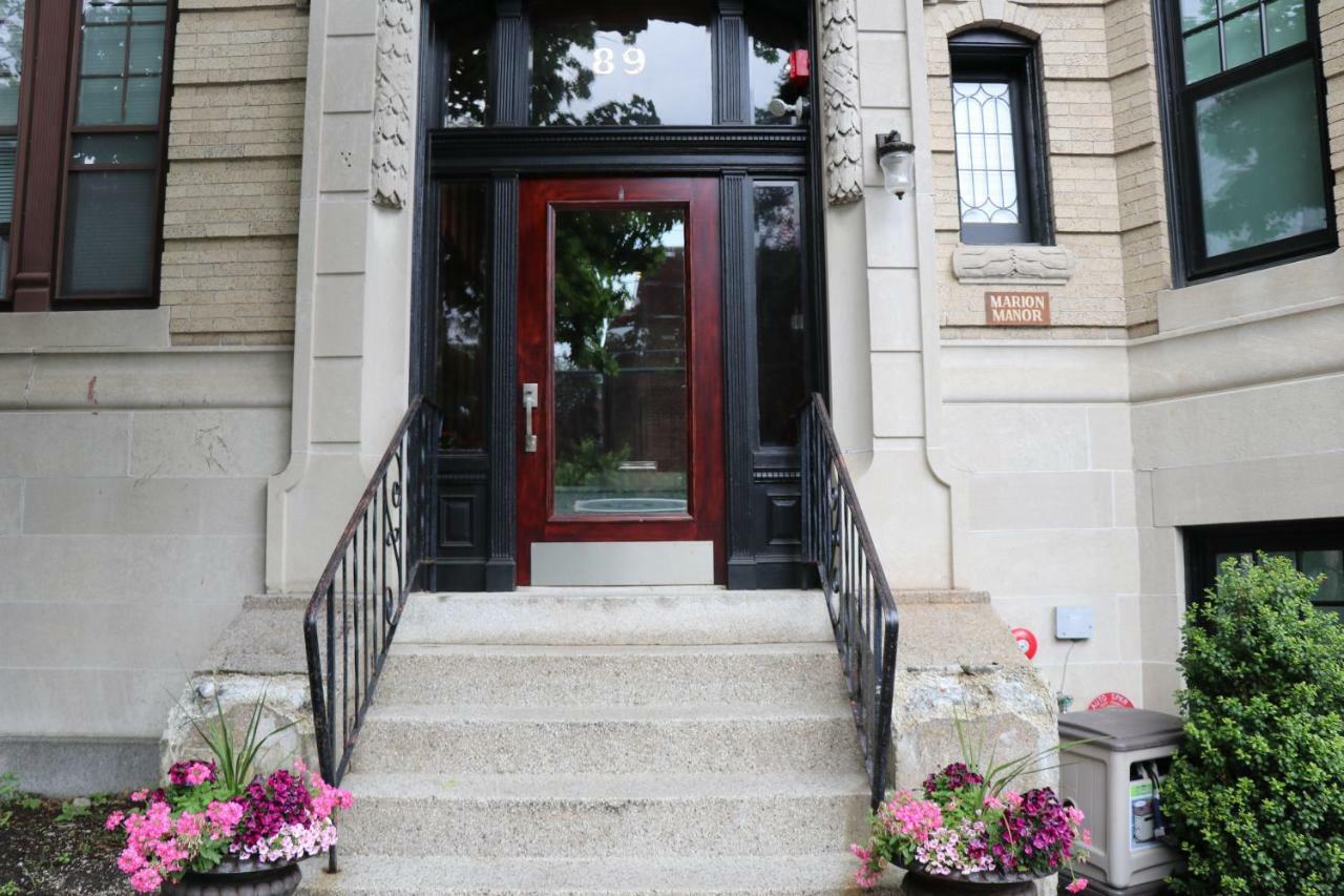A Stylish Stay W/ A Queen Bed, Heated Floors.. #26 Brookline Luaran gambar