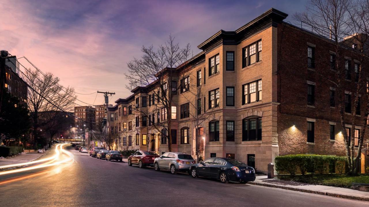 A Stylish Stay W/ A Queen Bed, Heated Floors.. #26 Brookline Luaran gambar
